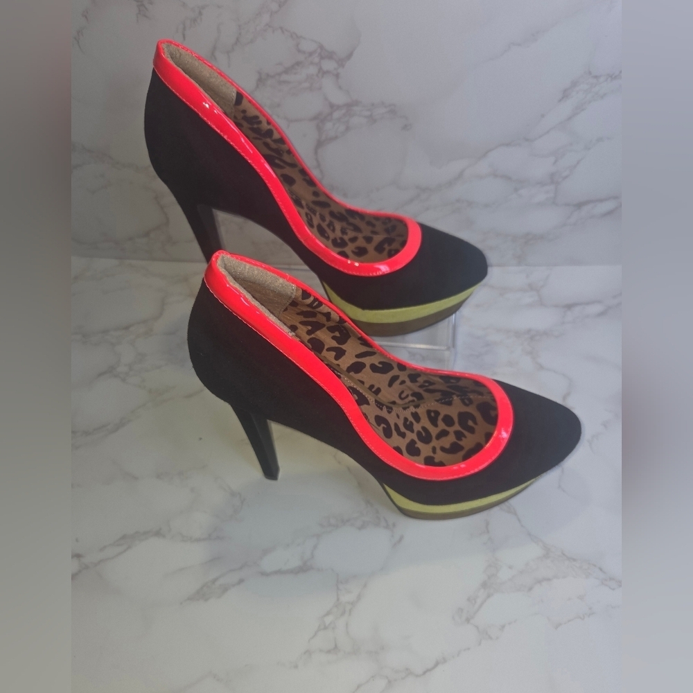 Black Pumps with Neon Pink Trim by - Picture 2 of 7